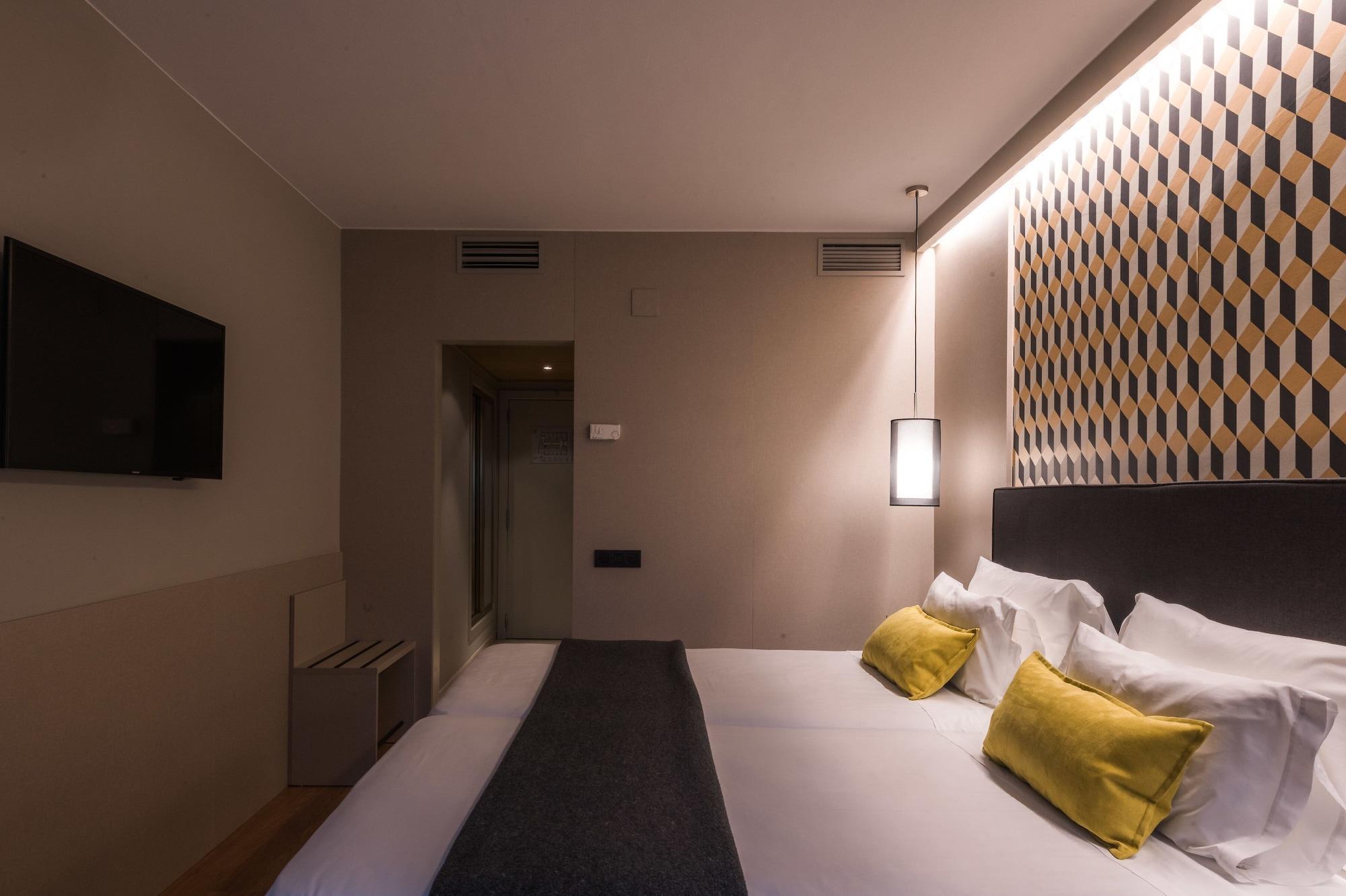Up Rooms Vic Hotel Exterior photo