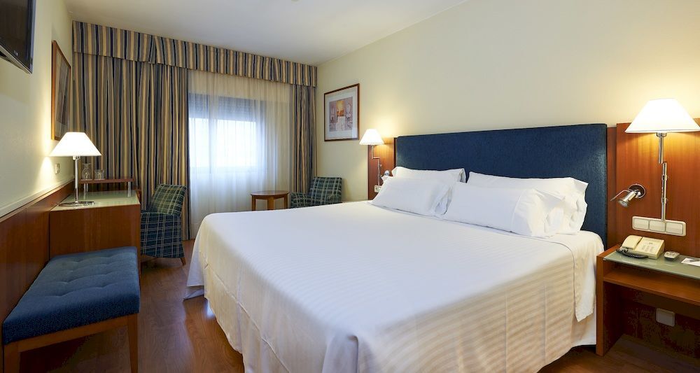 Up Rooms Vic Hotel Exterior photo